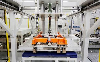 愛馳汽車全資投入電池包工廠 三明治結(jié)構(gòu)電池包重磅下線與計(jì)算機(jī)軟件技術(shù)開發(fā)